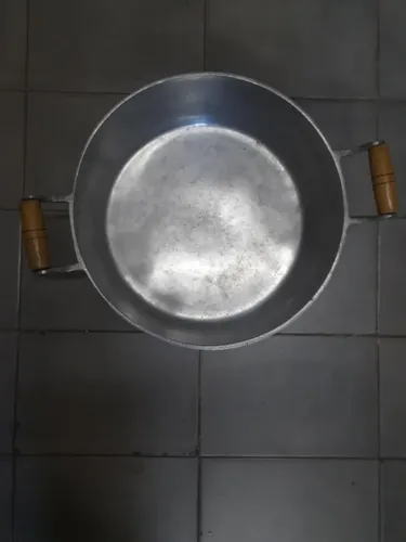 PANELA GRANDE COM TAMPA SEMINOVA