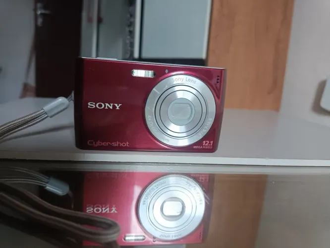 Câmera Sony cyber shot 12 megapixels funcionando perfeitamente e completa com todos os