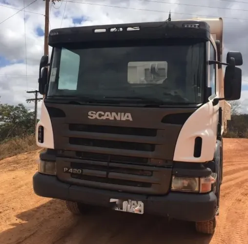 Scania P420 caçamba 6x4 2010