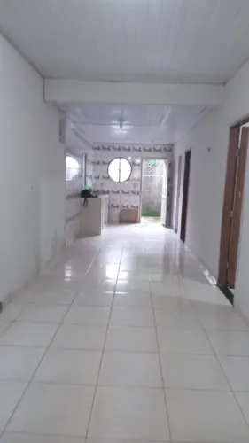 CASA C/ 3 QUARTOS SENDO UMA SUITE 200.000