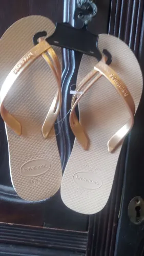 Chinelos Havaianas - 37/38 Douradas