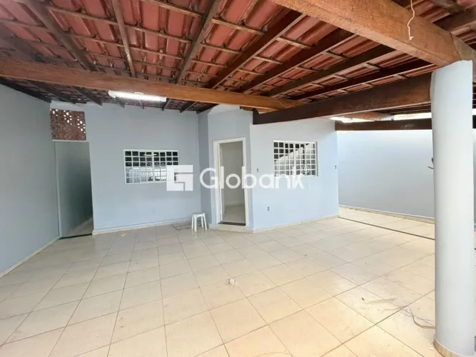 Casa 3 quartos para aluguel Nossa Senhora Aparecida 110m² Montes Claros MG
