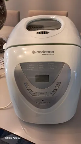 PANIFICADORA CADENCE 127V USADA