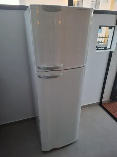 Geladeira Eletrolux Frost Free DF34