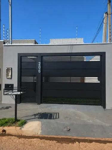 Vende-se casa na Vaquejada 
