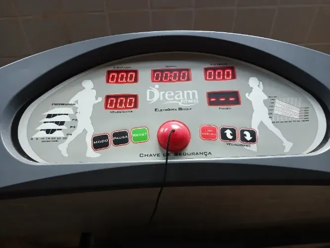 Vendo esteira Dream Fitness DR 2110 seminova. *