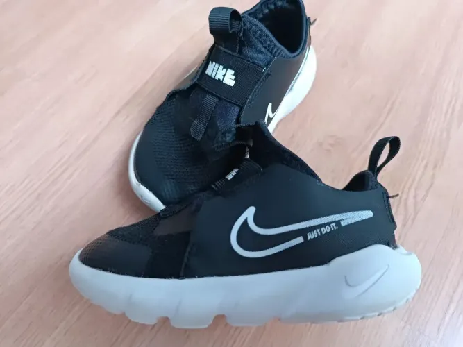 Tênis Nike infantil/baby <br>Número 24 <br>100 reais