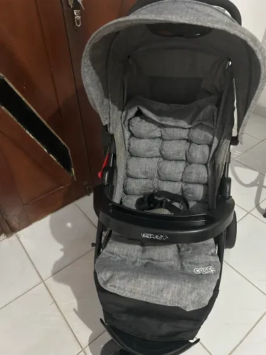 Carrinho de bebê cosco ( usado)