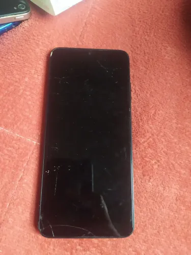 Vendo celular com telas e bateria com defeito.