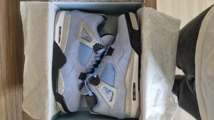 Jordan 4 University Blue