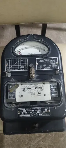 Medidor de energia elétrica antigo (Ítem P/ Colecionador)