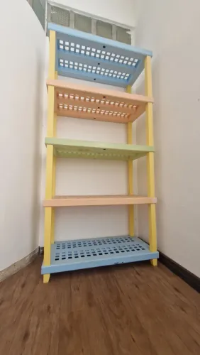 Estante Plástica Modular Colorida com 5 Prateleiras