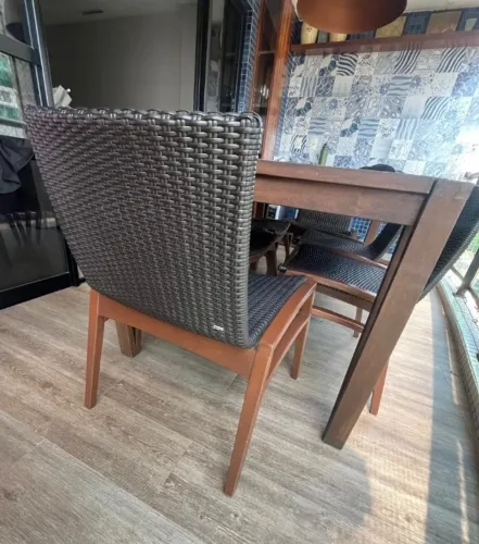 Mesa de 6 lugares para área externa ou varanda goumert. Marca: Saccaro Tam: 1.65x0.90x075