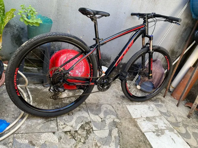Bicicleta aro 29 OGGI tudo original no valor de 1900