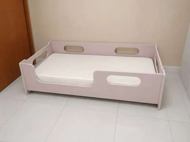 Cama infantil com colchão 