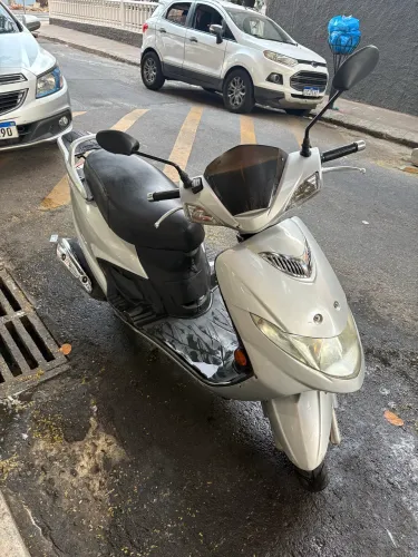 Burgman 125 2009 só pegar e andar