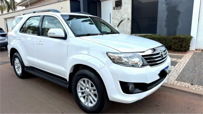 Toyota Hilux SW4 SR 4X2 2.7/ 2.7 Flex 16V Aut. 2015