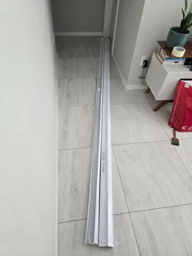 Doação 2 bases cortina rolon 3m (1 danificada)