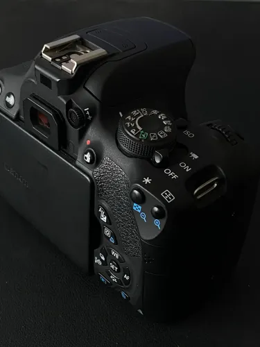 Câmera T5i corpo + 2 baterias + cartão 64gb