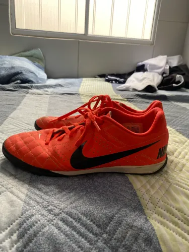 chuteira nike laranja tamanho 39/40