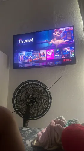 TV SMART AOC 43 polegadas SEMI NOVA  ACOMPANHA CONTROLE ORIGINAL 