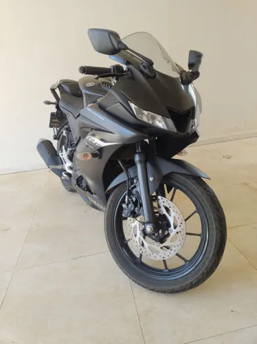 Yamaha R15 impecável 2025