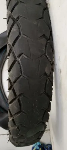 Pneu usado c/ câmara 17 quebra galho