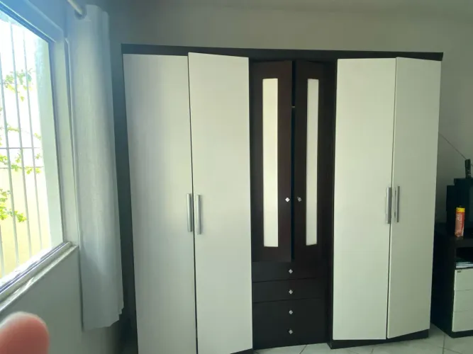 Guarda roupa 6 portas