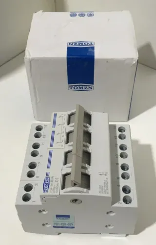 Chave de Transferência Manual 127/220v TOMZN 4P 63A de Dupla Alimentação - NOVO