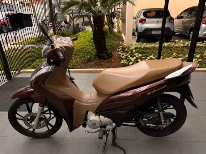 Honda Biz 125 2021 Flex Marron - Apenas 6.200 km muito conservada