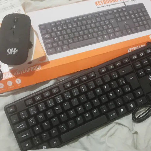 Kit teclado com fio e mouse sem fio