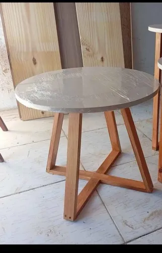 Mesas com pés entranssado para sala ou cozinha
