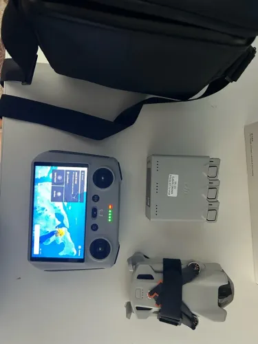 Drone DJI mini 3 com tela