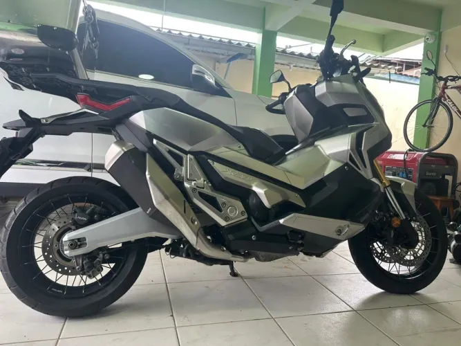 Vendo moto HONDA X-ADV 750cc