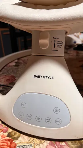 Vende-se Baby Style cadeirinha de balanço