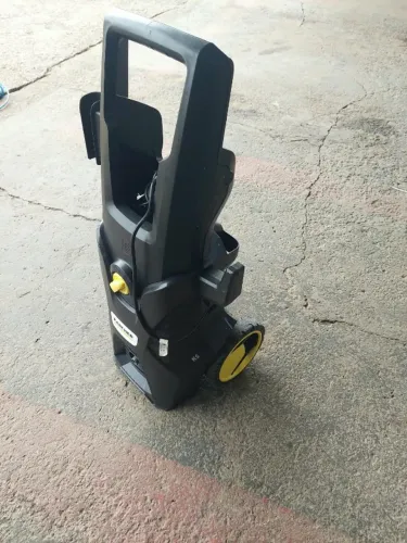 VENDO LAVADORA DE ALTA PRESSÃO. MARCA KARCHE 1900W. POUQUÍSSIMO USO. BARATO PRA VENDER LOG