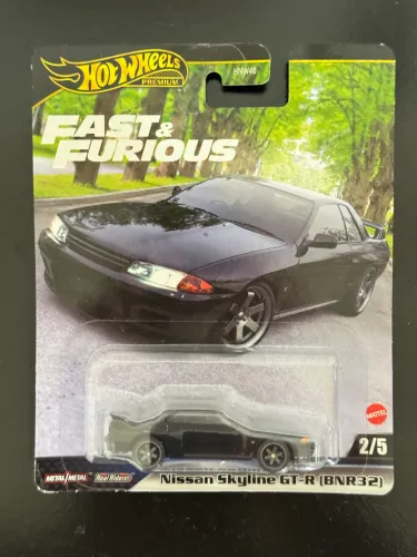Hot Wheels Premium Velozes e Furiosos Nissan Skyline Gt-R