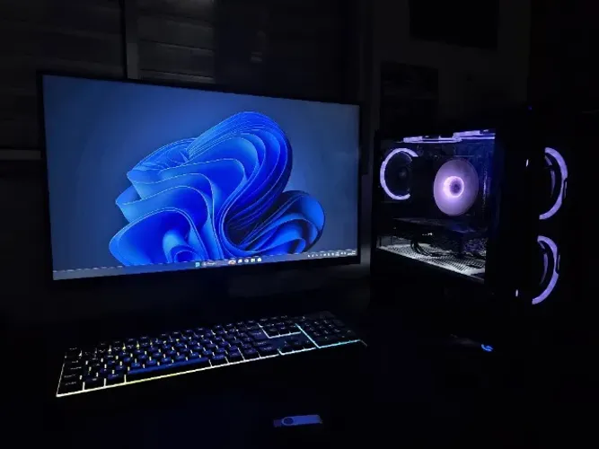 PC Gamer Alta Performance RTX 5060 RYZEN 5600