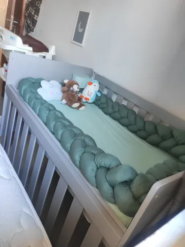 BERÇO QUE VIRA CAMA