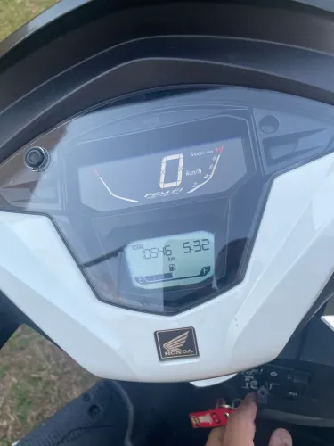 Honda elite , muito nova