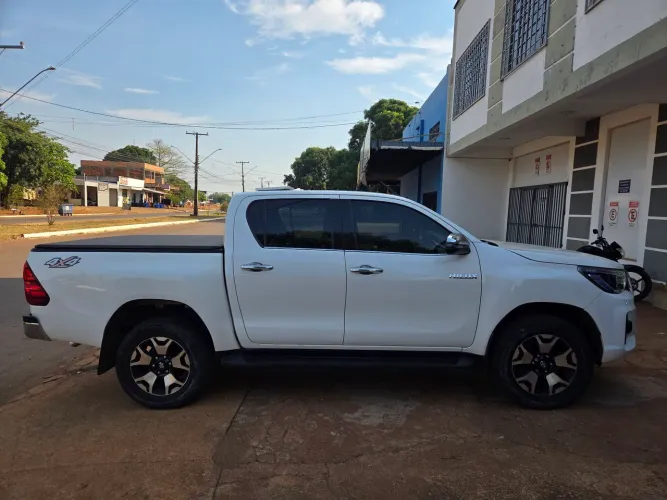 Toyota Hilux CD SRX 4X4 2.8 TDI 16V Diesel Aut. 2019
