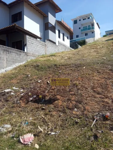 Terreno no Vale dos Cristais com 279 m2 ( 10,27x28,50) para Venda.
