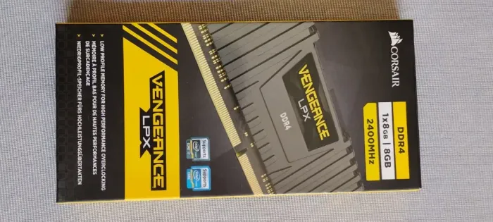 Memória ram ddr4 8 gb Corsair 2400 mhz 
