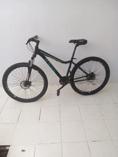 Vende-se bicicleta aro 29  21 marchas