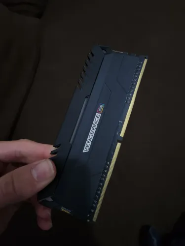 8gb RAM ddr4 Corsair 