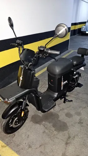 Autotropelido MotoChefe 1000w com menos de 350 KM, revisado e capacete + corrente grát