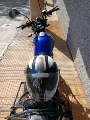 Suzuki 125 Azul no precinho