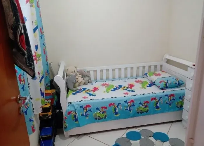 Cama babá com cama auxiliar