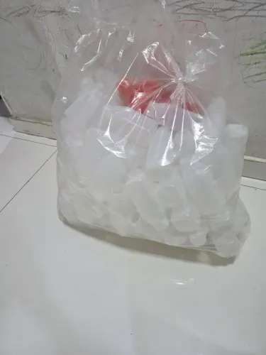 Vendo garrafa com tampa 