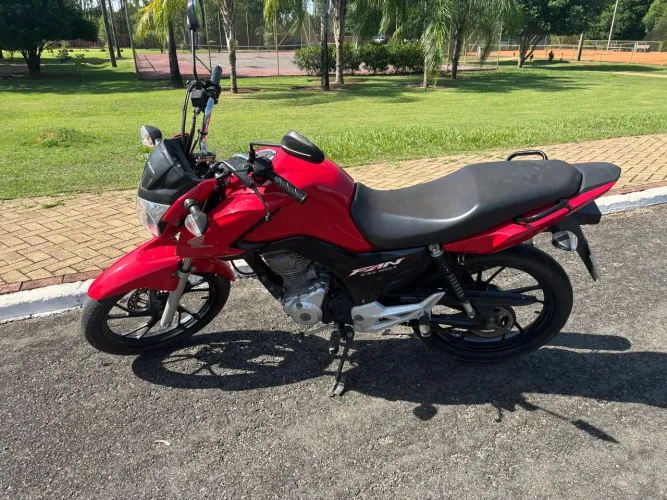 Vendo moto super conservada 